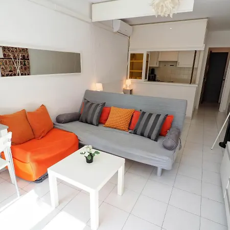 Ferdinand By Hello Homes סיטגס